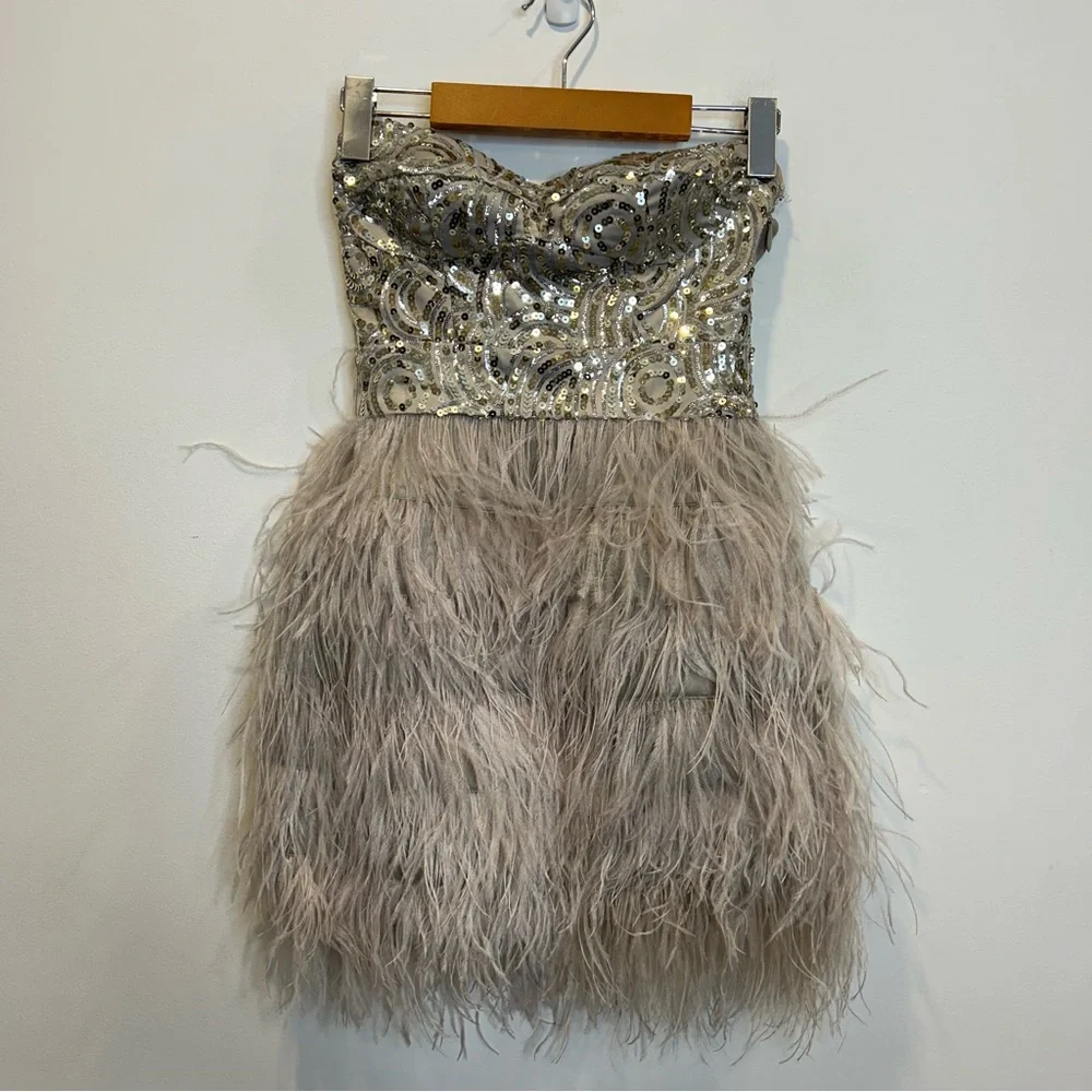 BEBE ISIS SEQUIN FEATHER MINI PARTY DRESS SILVER Grey Strapless - Picture 3 of 9